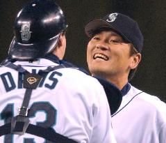 Mariners' Sasaki scores 7th save